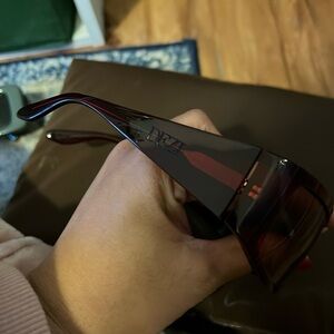 DEZI X MONET SUNGLASSES